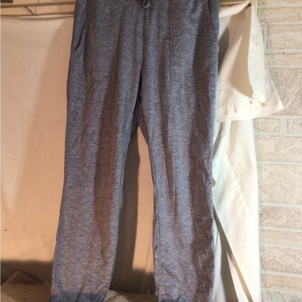 Woman’s Sz M REEBOK Gray Elastic Waist Athletic/Jogging Pants pre-owned